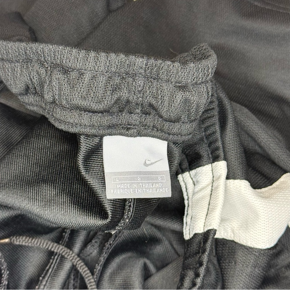 Nike Mens large Athletic Shorts Black with white accents no liner 10-1/2” inseam - Picture 5 of 9